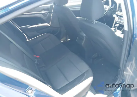 2017 Hyundai Elantra Value Edition z USA, uszkodzony, nr VIN 5NPD84LF8HH196558